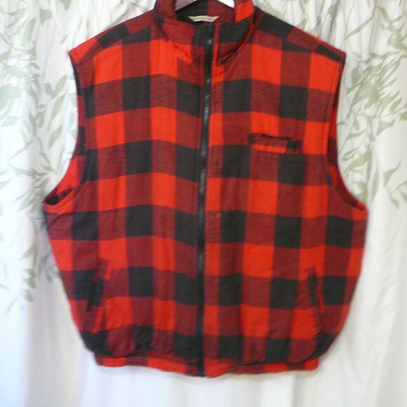 Ozark Trail Puffer Full Zip Vest Size Men's XL Red Buffalo Plaid Flannel - Picture 1 of 6